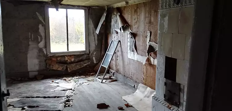 Why Selling a Distressed House Through Traditional Methods Fails in Madison